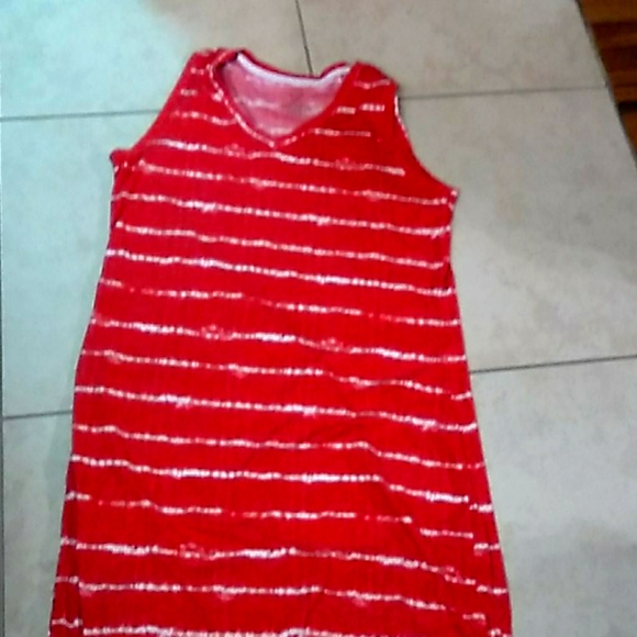 Red and white nightgown - Picture 1 of 1